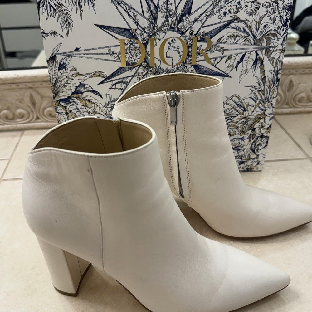 Marc Fisher Women's White Leather Ankle Boots